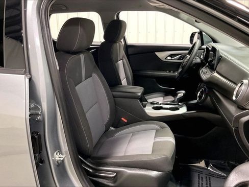 Used 2025 Chevrolet Blazer LT AWD/4WD image 7