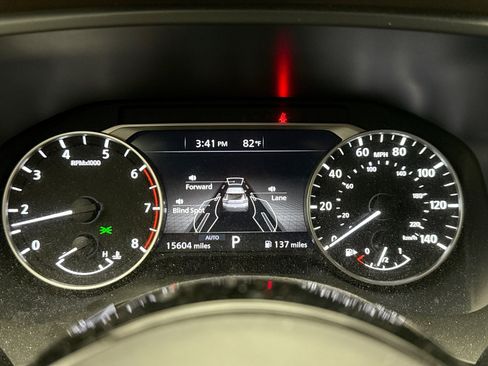 Used 2023 Nissan Rogue SV AWD/4WD image 9