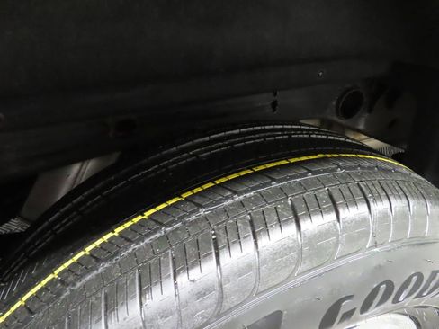 Used 2018 Chevrolet Silverado 1500 LT w/ All Star Edition image 28