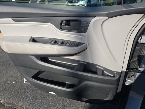 Used 2018 Honda Odyssey EX-L image 27