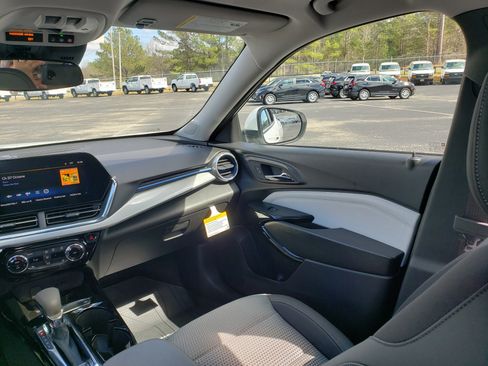 New 2026 Chevrolet Trax LT image 36