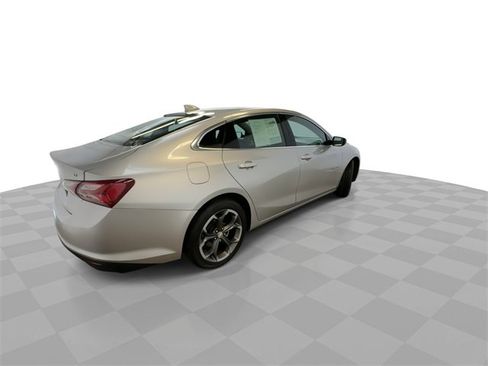 Used 2022 Chevrolet Malibu LT image 8