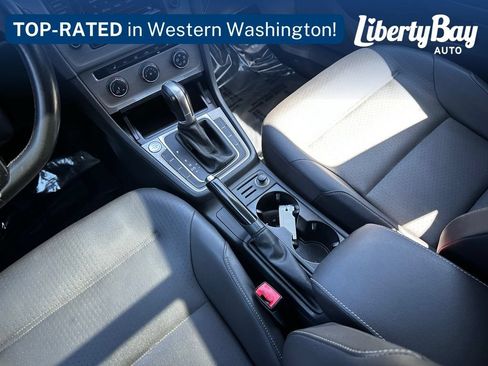Used 2015 Volkswagen Golf TDI SE FWD image 24