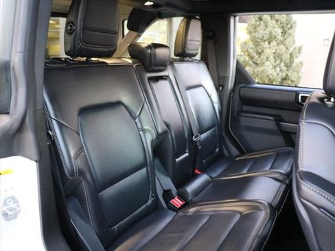 Used 2025 Ford Bronco Badlands image 12