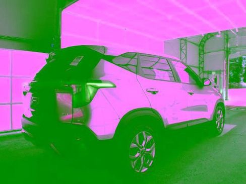 Used 2024 Kia Seltos LX AWD/4WD image 4