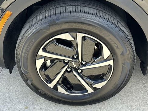 Used 2025 Kia Sportage LX image 13