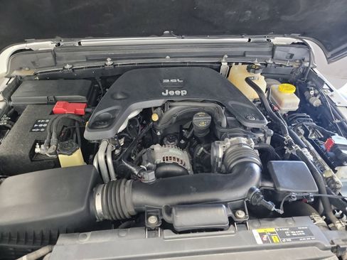 Used 2018 Jeep Wrangler Unlimited Sport S AWD/4WD image 25