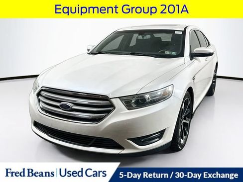 Used 2014 Ford Taurus SEL w/ Equipment Group 201A FWD image 4