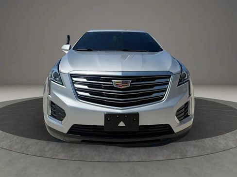 Used 2018 Cadillac XT5 FWD image 2