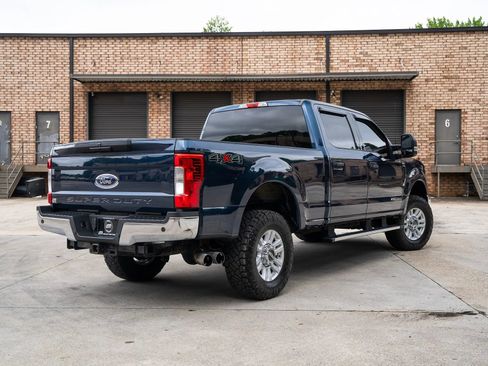Used 2017 Ford F250 XLT w/ XLT Value Package AWD/4WD image 2