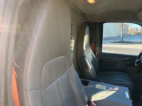 Used 2013 Chevrolet Express 2500 image 12