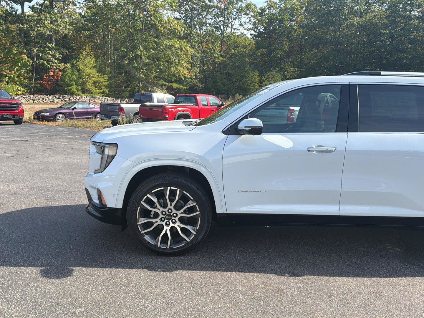 New 2027 GMC Acadia Denali Ultimate w/ LPO, Floor Liner Package AWD/4WD image 18