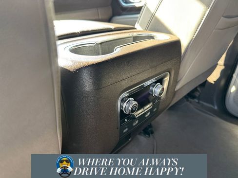 Used 2021 GMC Yukon SLT w/ SLT Premium Package image 21