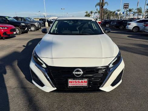 New 2025 Nissan Altima 2.5 SV image 2