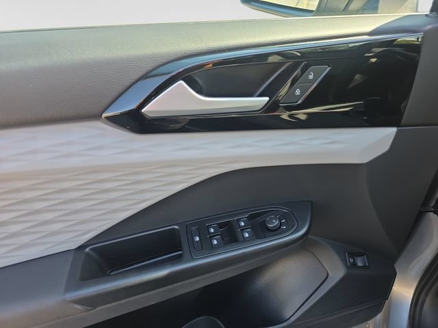 Certified 2023 Volkswagen Taos S FWD image 10