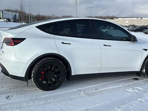 Used 2021 Tesla Model Y Long Range image 5