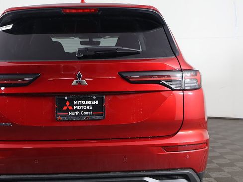New 2026 Mitsubishi Outlander ES FWD image 15