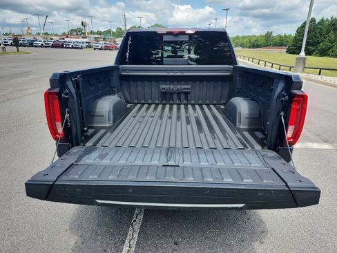 Certified 2025 GMC Sierra 1500 AT4 w/ AT4 Premium Package AWD/4WD image 7