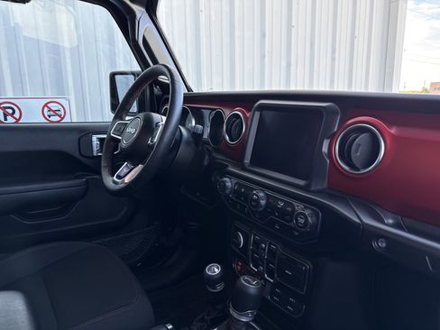 Used 2022 Jeep Wrangler Unlimited Rubicon w/ LED Lighting Group image 45