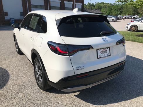 Used 2023 Honda HR-V EX-L image 6