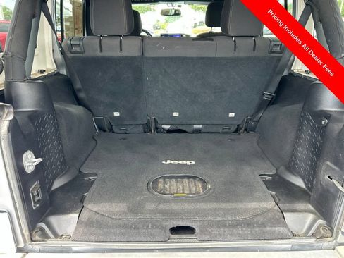 Used 2016 Jeep Wrangler Unlimited Sahara w/ Max Tow Package AWD/4WD image 13