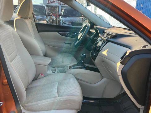 Used 2017 Nissan Rogue SV image 14