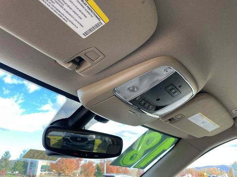 Used 2018 Jeep Grand Cherokee Limited image 25