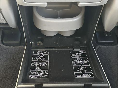 Used 2013 Toyota Highlander 4WD image 31