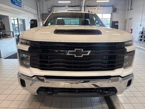 Used 2025 Chevrolet Silverado 2500 W/T AWD/4WD image 8