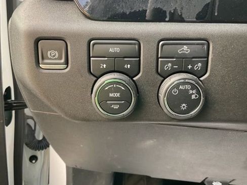 Used 2023 Chevrolet Silverado 1500 LT image 31