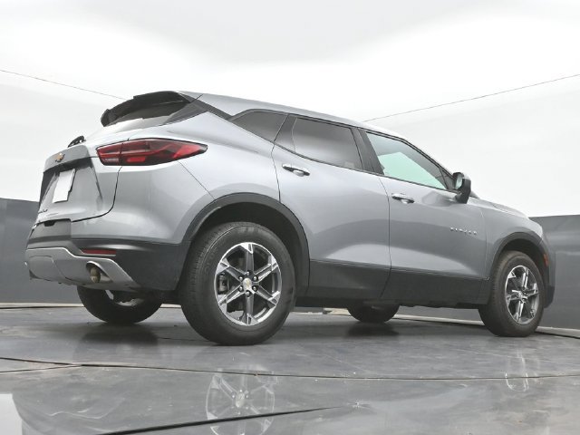 Used 2025 Chevrolet Blazer LT AWD/4WD image 39