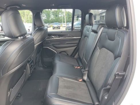 Used 2024 Jeep Grand Cherokee Trailhawk w/ Advanced Protech Group II AWD/4WD image 18
