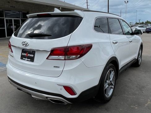 Used 2017 Hyundai Santa Fe SE image 5