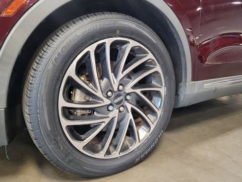 Used 2019 Lincoln Nautilus Reserve FWD image 31