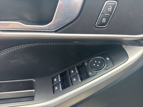 Used 2023 Ford Explorer XLT w/ Equipment Group 202A AWD/4WD image 22