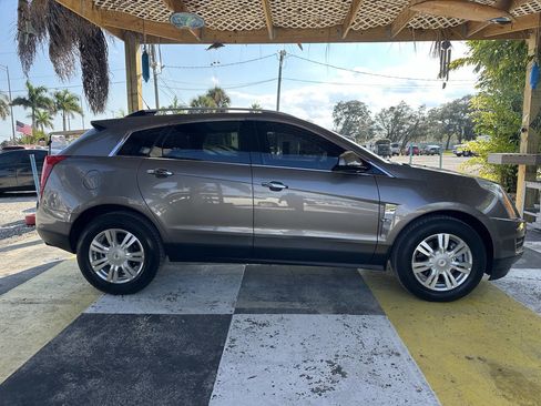 Used 2012 Cadillac SRX Luxury image 4