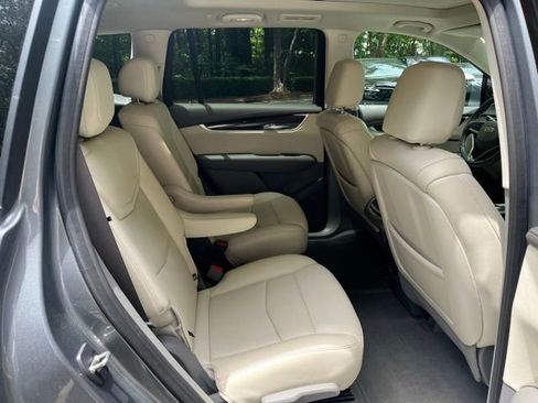 Used 2021 Cadillac XT6 Premium Luxury FWD image 13