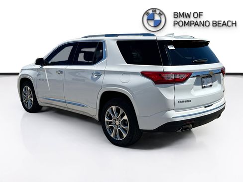 Used 2018 Chevrolet Traverse Premier w/ Driver Confidence II Package FWD image 5
