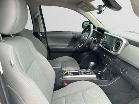 Used 2022 Toyota Tacoma SR5 RWD image 15