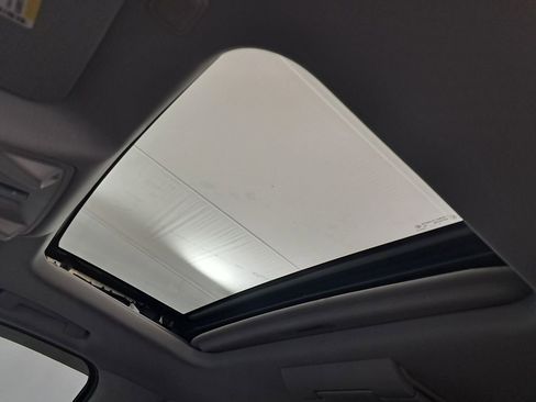 Used 2016 Cadillac Escalade Luxury image 10