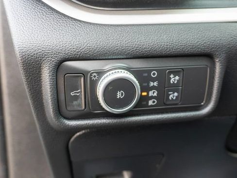 Used 2020 Ford Explorer XLT w/ Equipment Group 202A AWD/4WD image 22