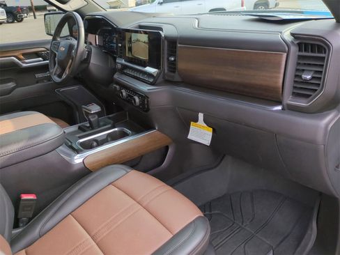 Certified 2023 Chevrolet Silverado 1500 High Country w/ High Country Premium Package image 31