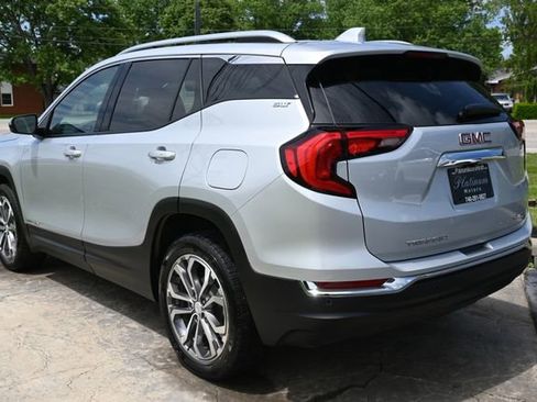 Used 2021 GMC Terrain SLT w/ Infotainment Package II AWD/4WD image 7