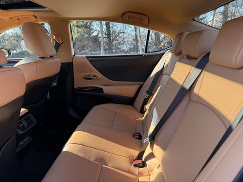 Used 2025 Lexus ES 350 Premium image 18