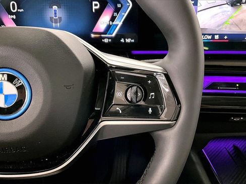 Used 2025 BMW i5 xDrive40 w/ Premium Package image 12