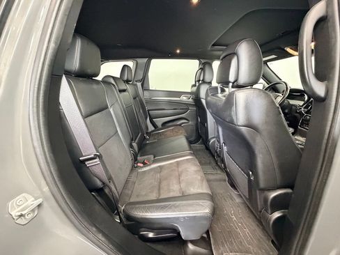 Used 2022 Jeep Grand Cherokee Altitude AWD/4WD image 7