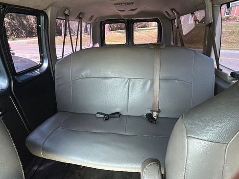 Used 2013 Ford E-150 and Econoline 150 Wagon w/ PWR Windows & Locks Group RWD image 10