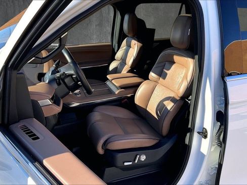 Used 2025 Lincoln Navigator Black Label AWD/4WD image 21