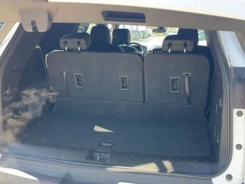 Used 2023 Chevrolet Traverse LT image 21