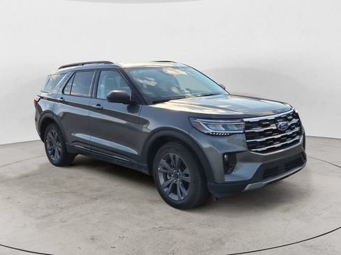 Certified 2026 Ford Explorer Active w/ Active Comfort Package AWD/4WD image 3